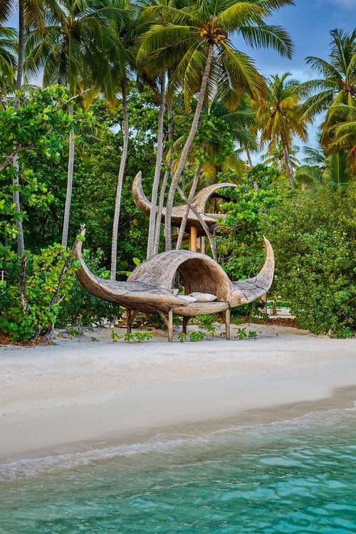 BLISSFUL SPRING STAY